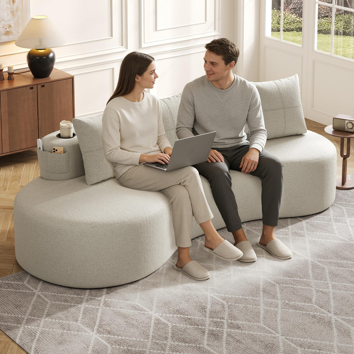 WOHNZIMMERSOFA 240 cm mit 4 Kissen, Becherhalter & Seitentaschen, Beige - Beige, Textil (240/63/109cm)