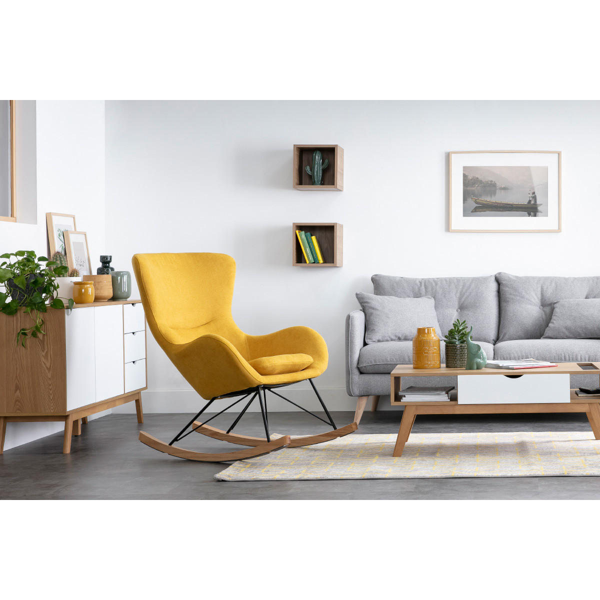 SCHAUKELSTUHL Design Samteffekt Senfgelb ESKUA - Gelb, Textil (107/100/77cm) - Miliboo