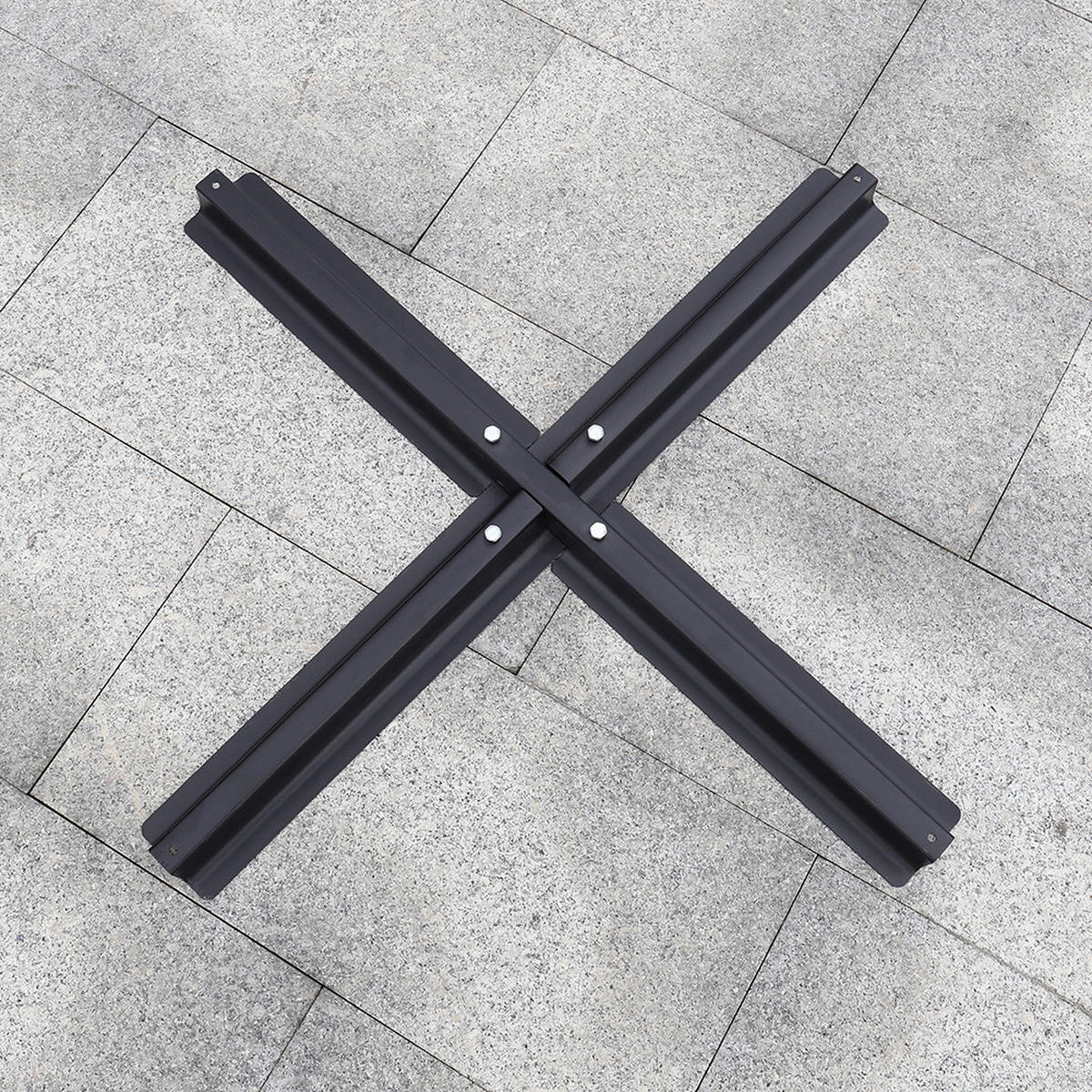 SONNENSCHIRM-KREUZSTÄNDER aus Edelstahl in Schwarz wetterfest standfest und robust 70 × 4,5 cm 2kg - Schwarz, Metall (70/70cm) - Livingandhome