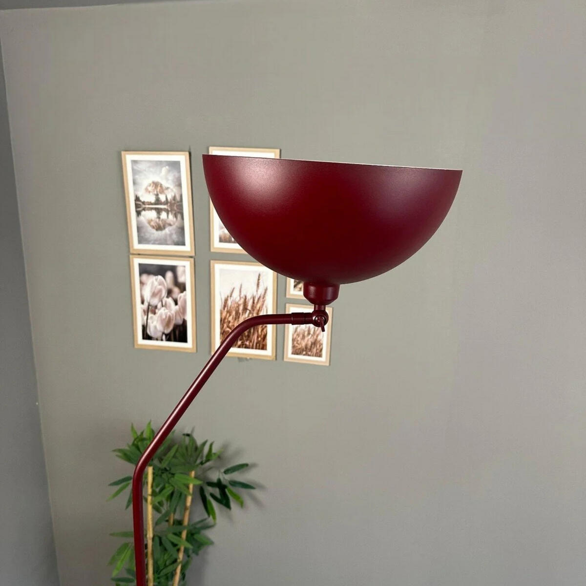 STEHLAMPE Helvik aus Metall mit E27, verstellbarer Lampenschirm - Bordeaux, Metall (37/37/170cm) - Bamyum