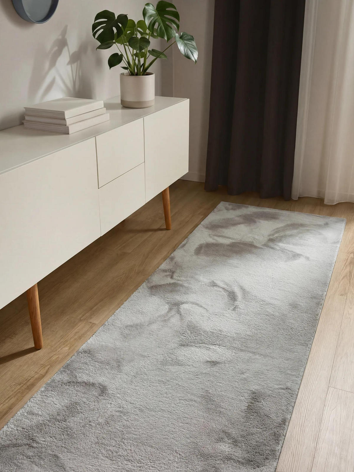 KUNSTFELLLÄUFER Furry Hellgrau 70/200 cm - Hellgrau, Kunststoff/Textil (70/200cm) - benuta