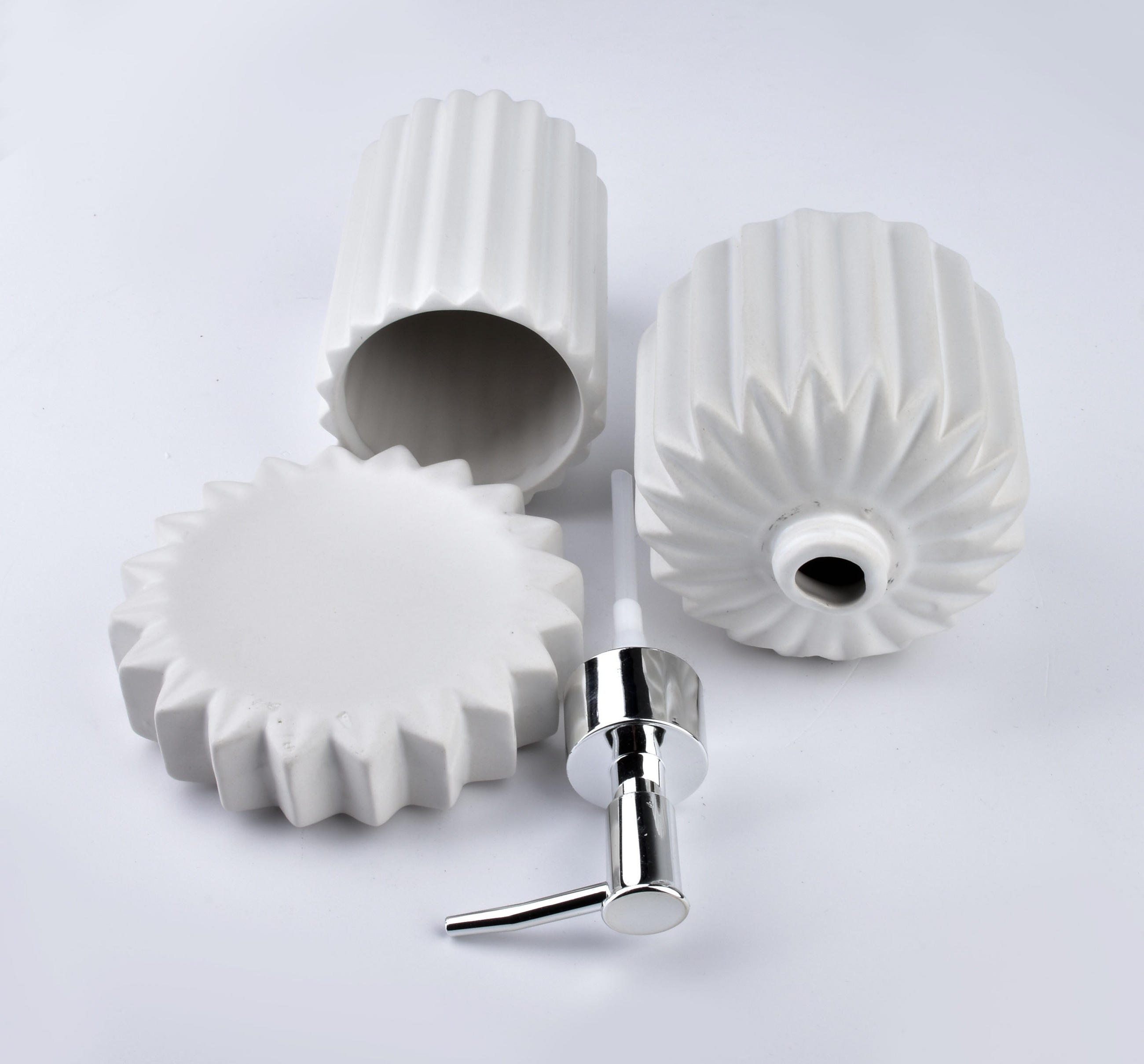 BADEZIMMERZUBEHÖR Ferra Weiß 20/22/9 cm Keramik - Weiß, Keramik (22/9/20cm) - Mondex