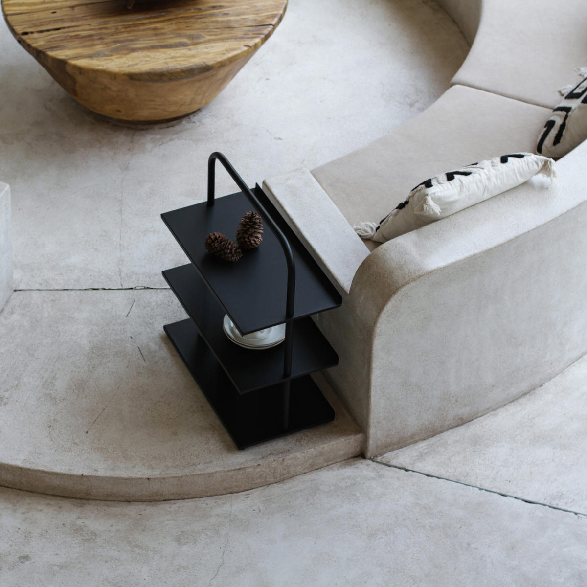 SKŘÍŇ NA BOTY Poytya - černá, kov (60/73/32cm) - [en.casa]