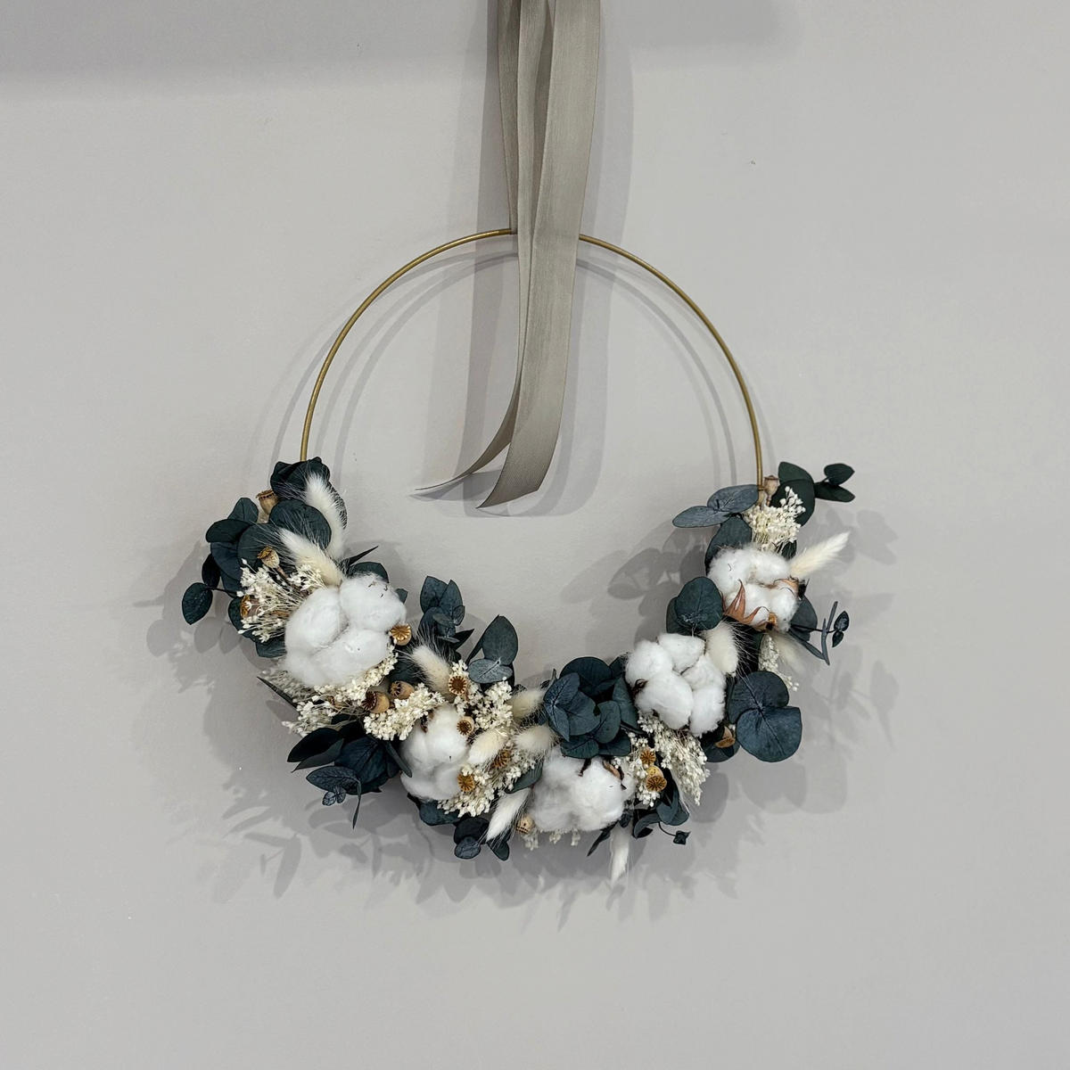 COTTON Dream: Trockenblumenkranz in weiß grün - weiß / 25 cm / Cotton Dream - Weiß, Naturmaterialien (25cm) - Lykke & You