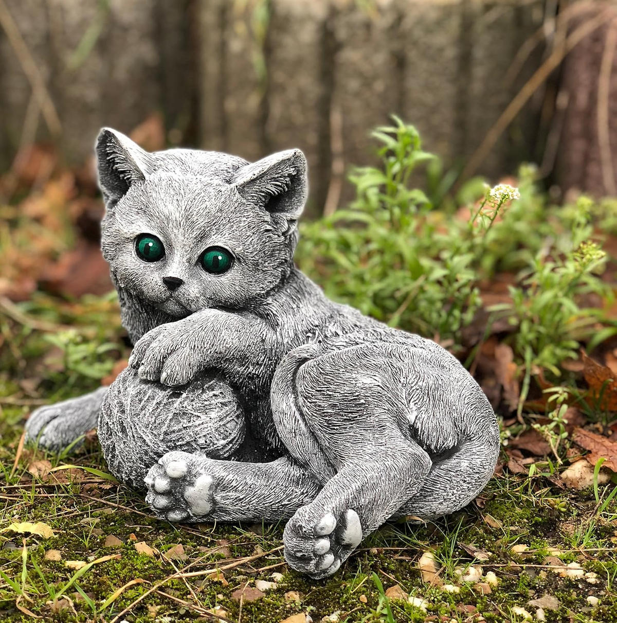 STEINFIGUR Katze Tiffy mit Ball frostfest Steinguss - Grau, Stein (24/16/19cm) - stoneandstyle