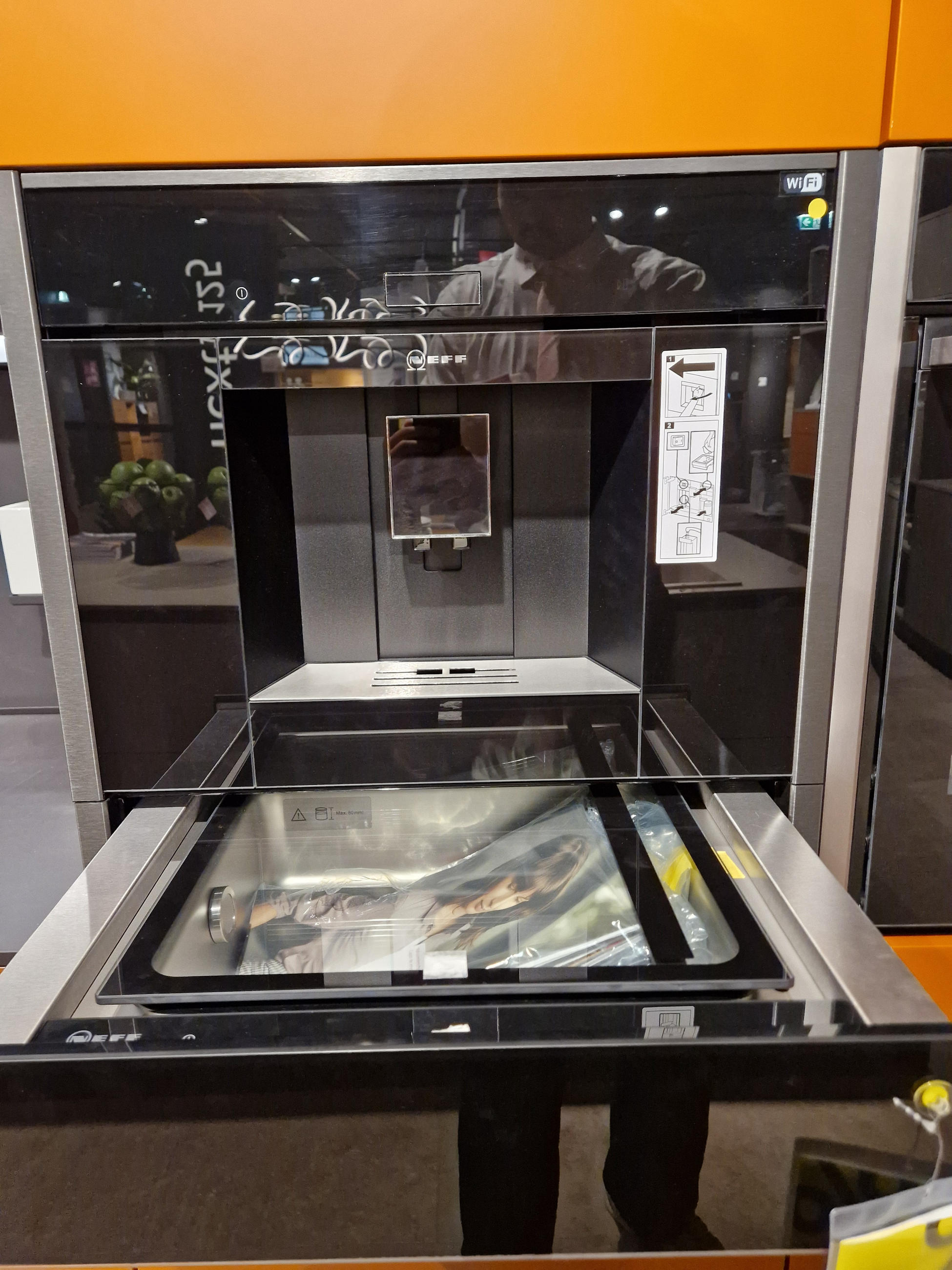 NEFF Kaffeevollautomat + Vakuumierschublade - Neff