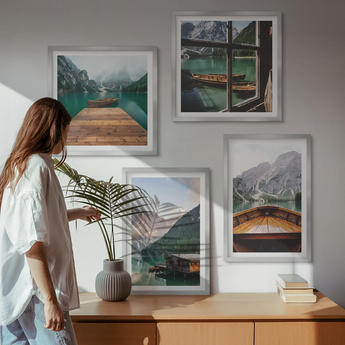 BILDER SET 4er Set - 50x50 cm & 40x60 cm Silberner Rahmen - Berglandschaften, Ferienhäuser, Boote - Silberfarben, Kunststoff (50/50cm) - TULUP