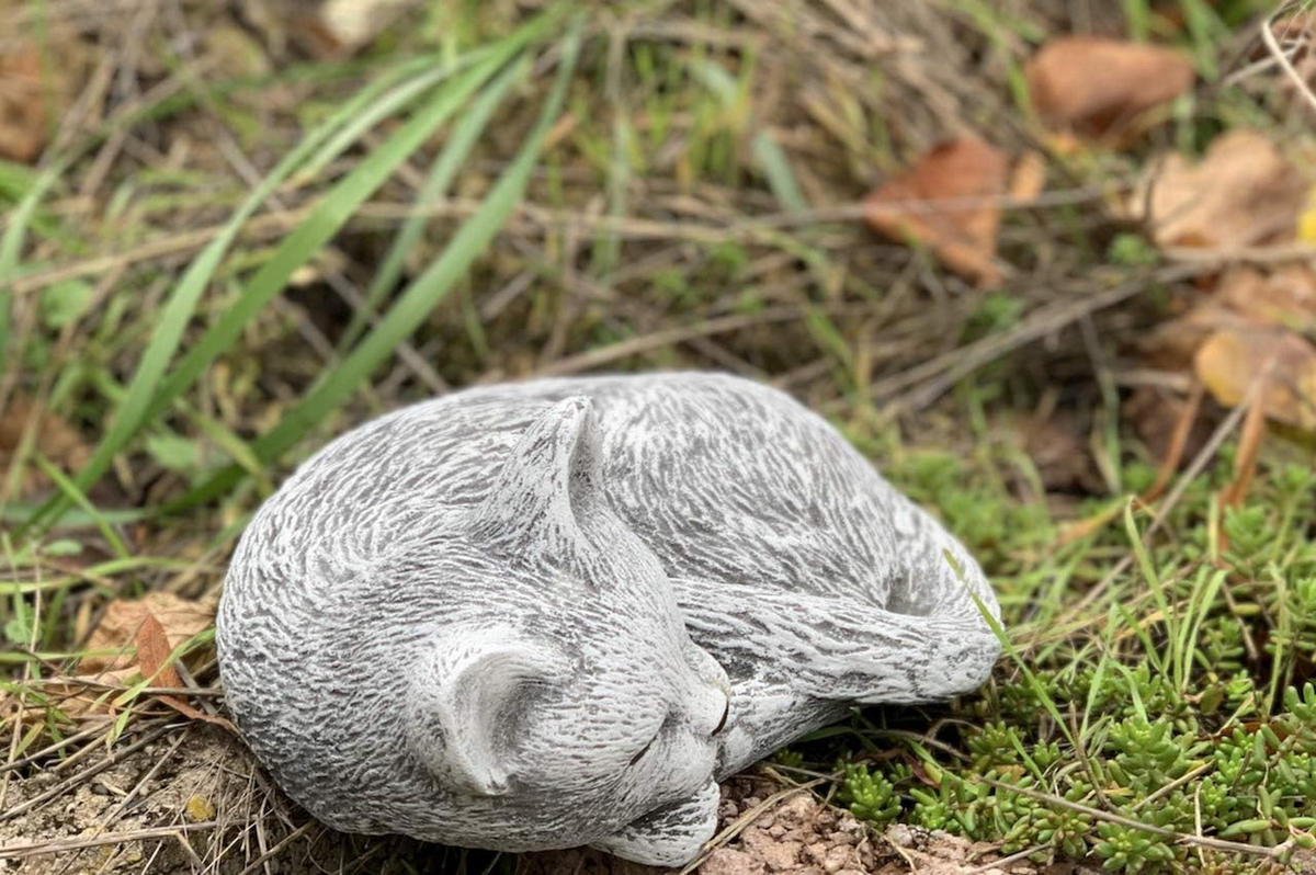 STEINFIGUR kleine Katze Leonie Steinguss frostfest wetterfest - Grau, Stein (20/10/16cm) - stoneandstyle