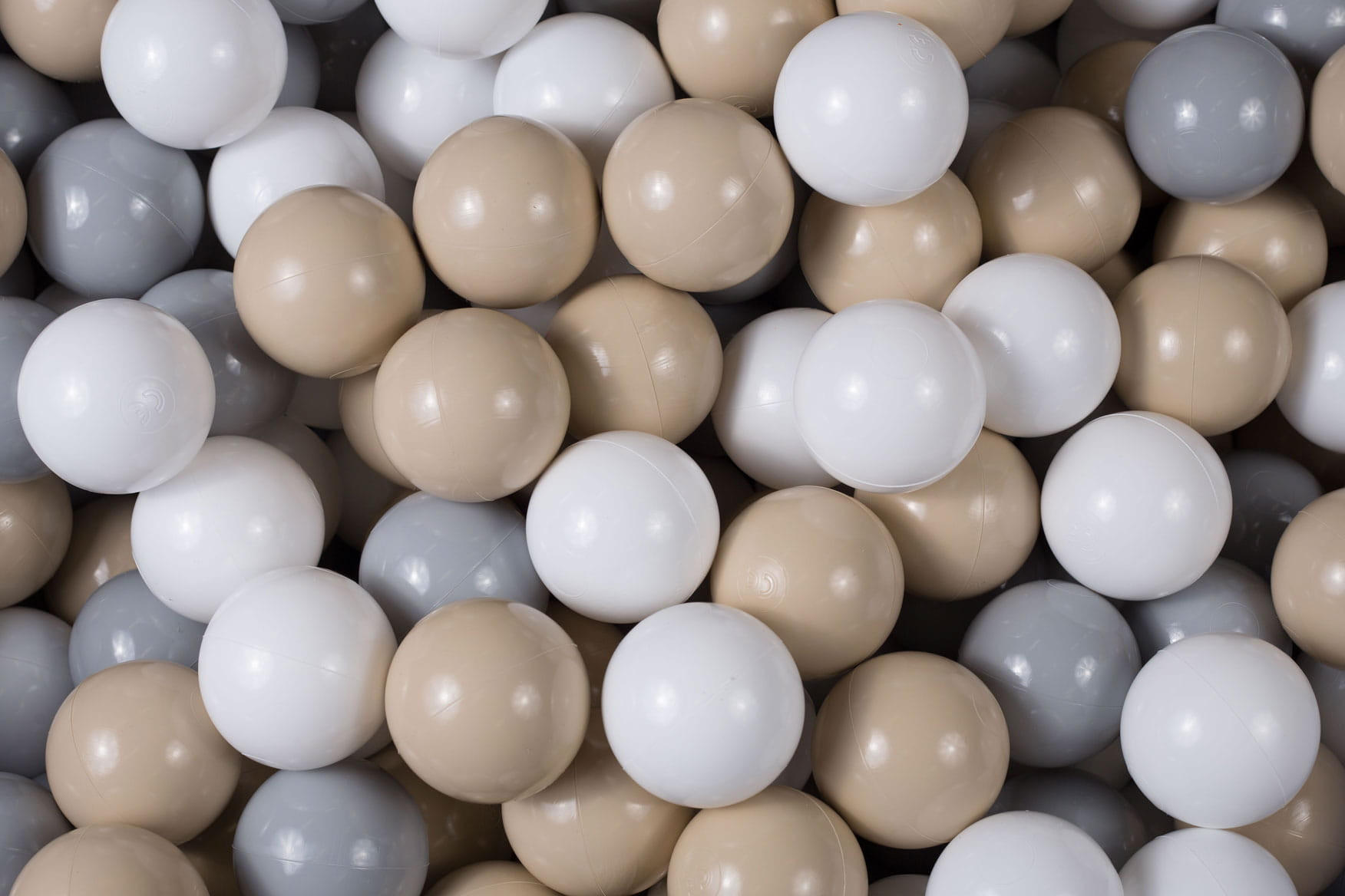 BÄLLE für Bällebad, Spielbälle, Plastikbälle für Kinder Set 50 pcs.: Beige/Grau/Weiß - Dunkelbraun, Textil (7/7/7cm) - MeowBaby