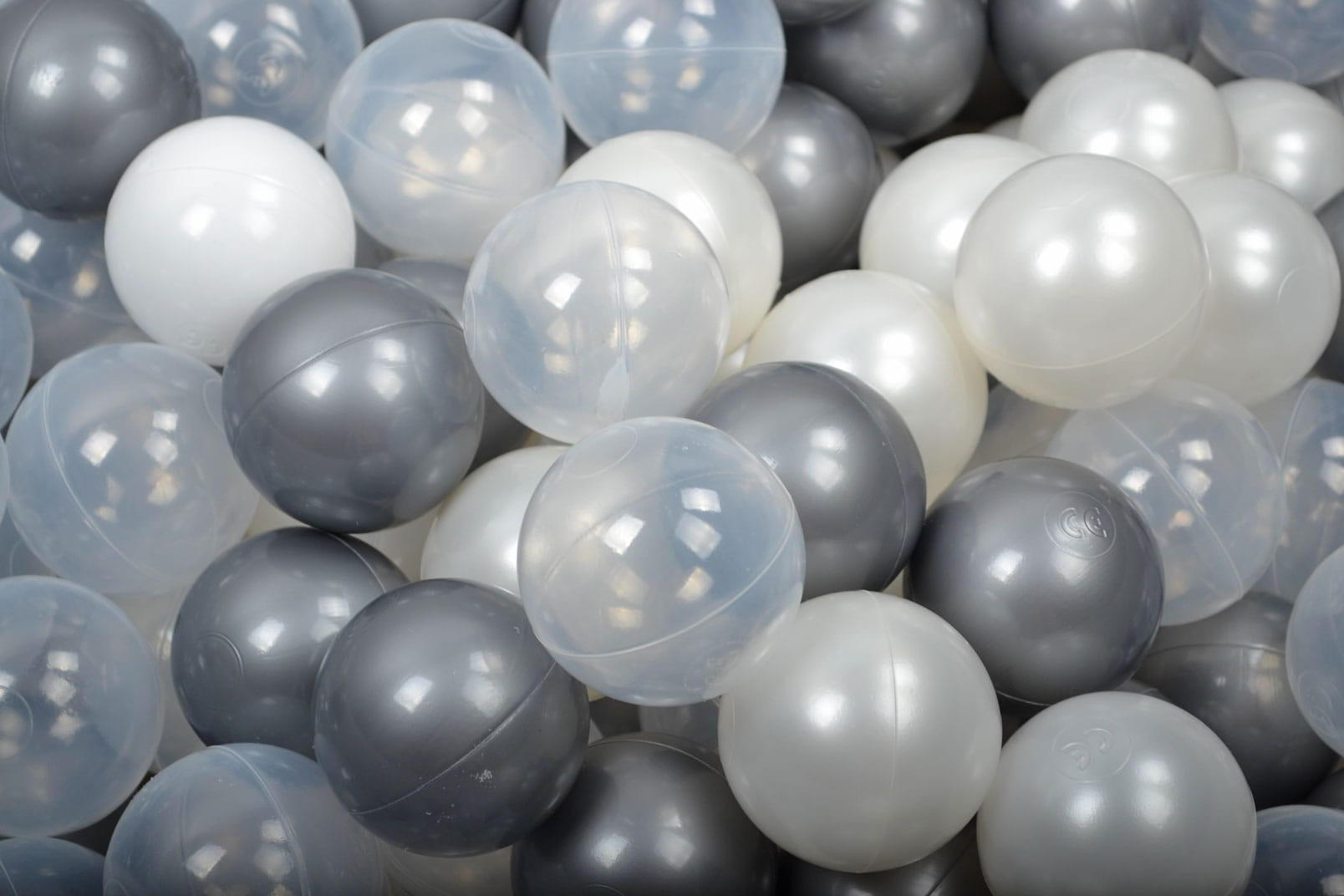 BÄLLE für Bällebad, Spielbälle, Plastikbälle für Kinder Set 50 pcs.: Silber/Weiß/Perlweiß/Transparent - Waldgrün, Textil (7/7/7cm) - MeowBaby