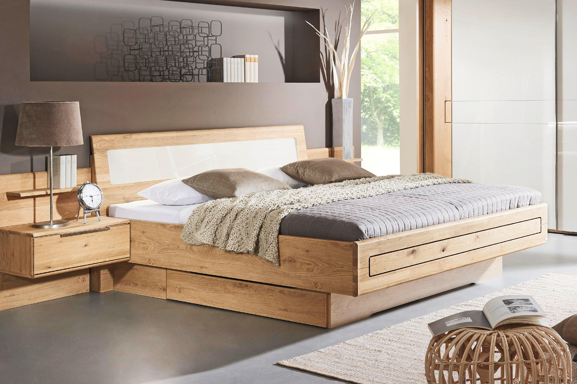 Dieter Knoll Bett aus Holz