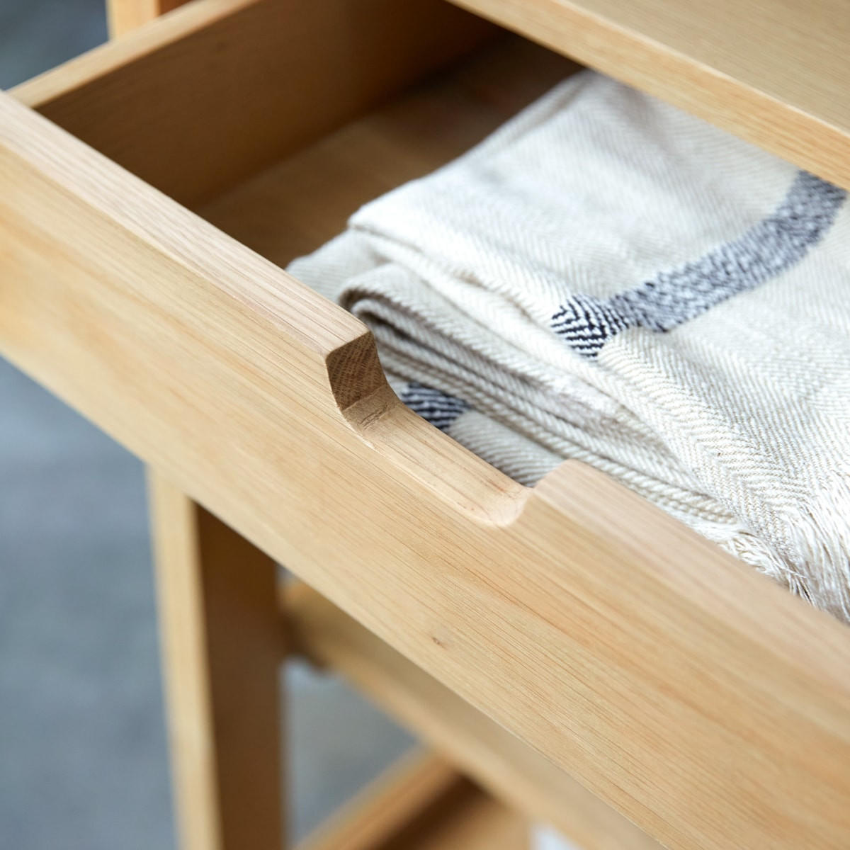 GESCHIRRSCHRANK Adel Natur aus Eiche - Naturfarben, Holz (110/180/45cm) - Tikamoon