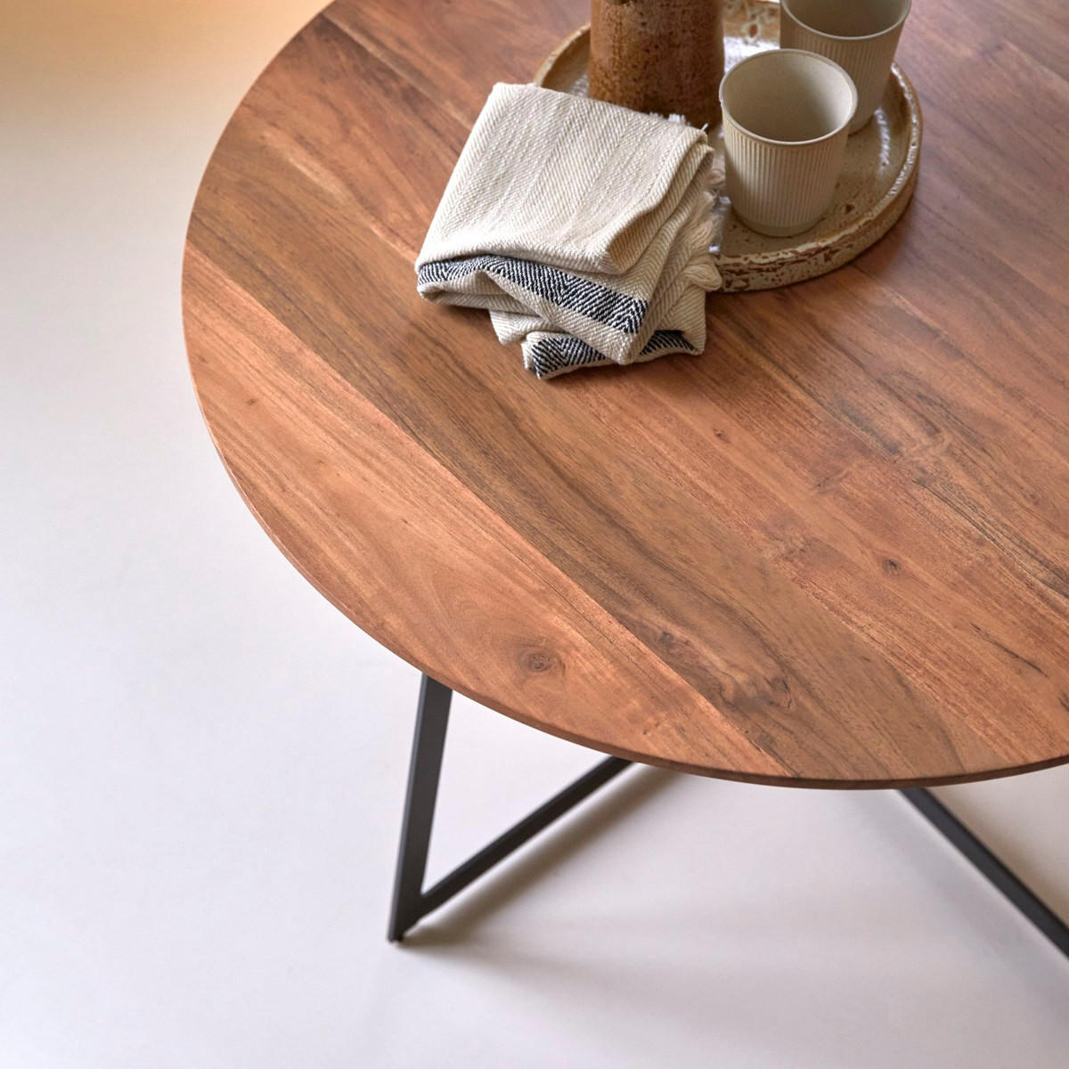 COUCHTISCH Temis Natur aus Akazie - Naturfarben, Holz (80/80/45cm) - Tikamoon