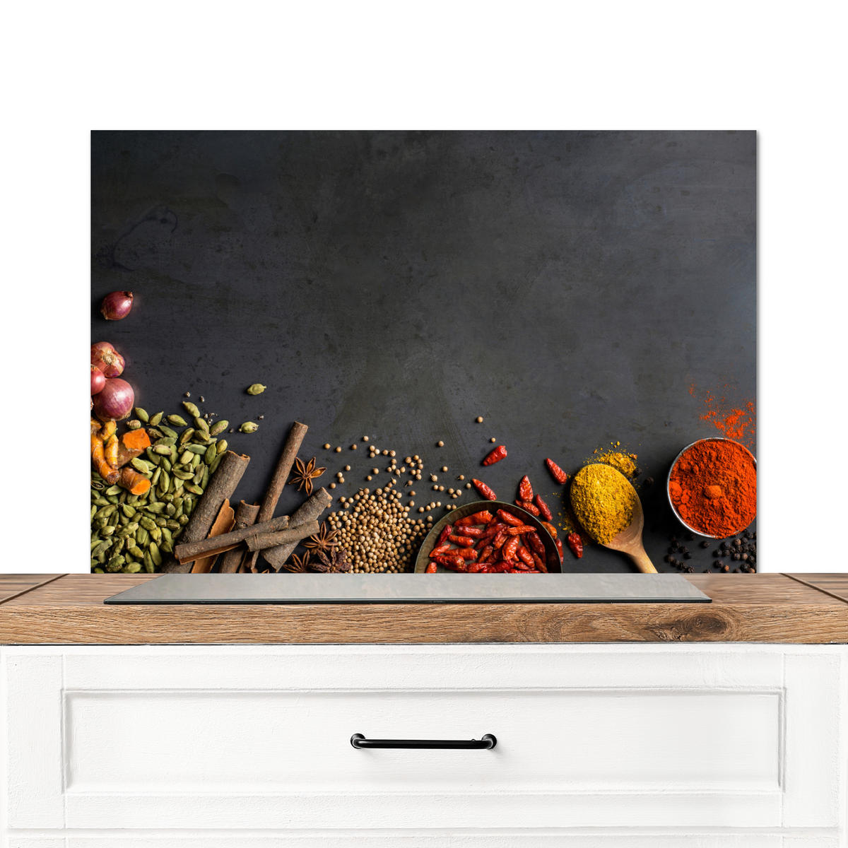 SPRITZSCHUTZ KÜCHE Kräuter - Lebensmittel - Gewürze - Schwarz - Paprika - Zimt 90x60 cm - Currygelb, Metall (90/0.3/60cm) - MuchoWow
