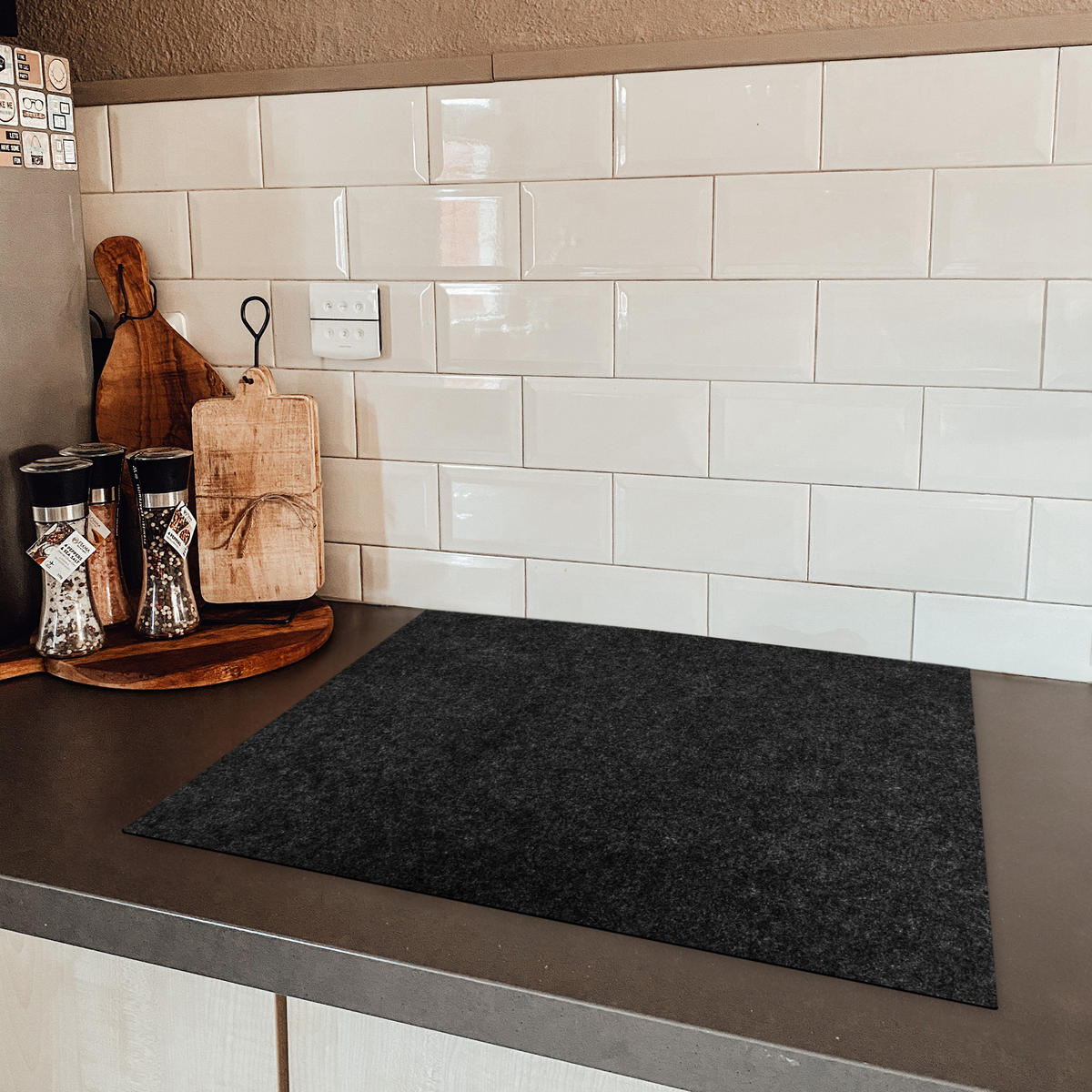 HERDABDECKPLATTE Granit - Schwarz - Granitstruktur - Dunkel Herdabdeckung Induktionsfeld 65x52 cm - Schwarz, Kunststoff (65/52/0.2cm) - MuchoWow