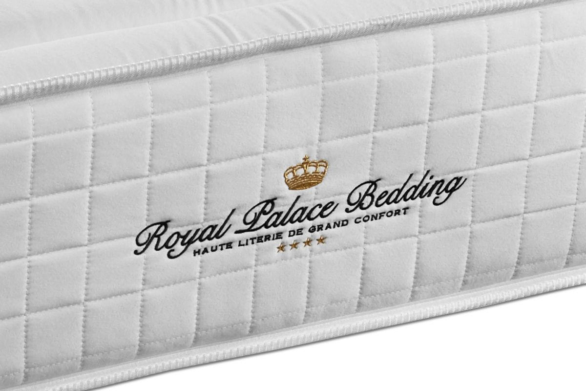 BETT Buckingham Memory-Schaum 140 x 190 cm h1 - Kit Bettgestell Weiß - Mit Kissen und Bettdecke - Beige/Weiß, Karton/Holz (140/190cm) - ROYAL PALACE BEDDING