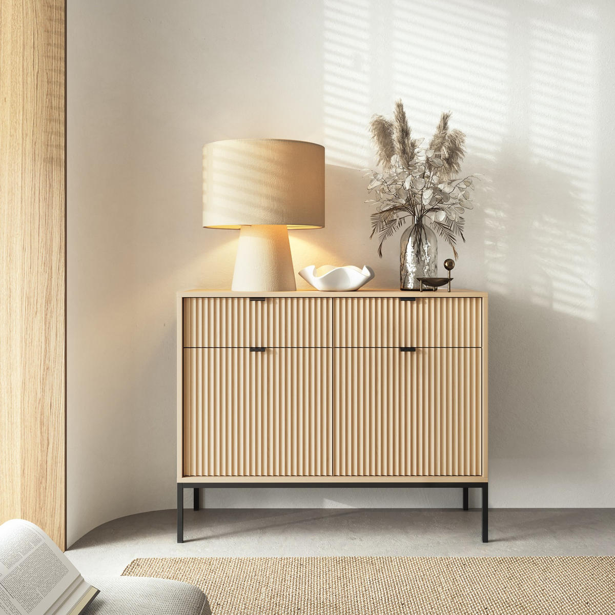 MODERNE Geriffelte Kommode KIOTO K2D2SZ (Eiche Vicenza, Schwarzes Gestell, Soft-Close Türen) - Eichefarben/Schwarz, Holz/Holzwerkstoff (104/83/39cm) - Ravio