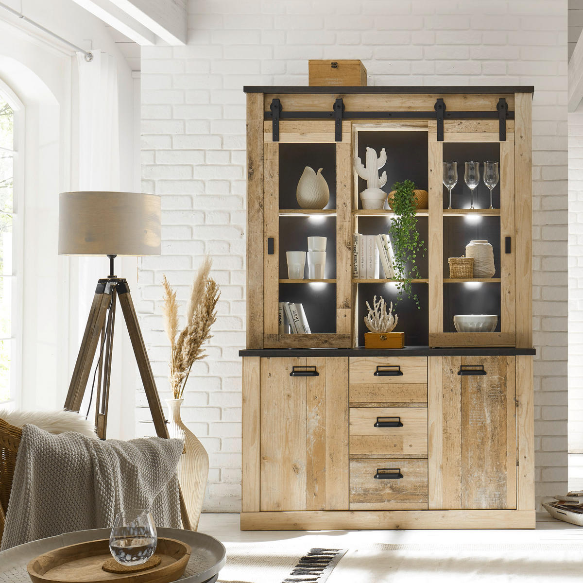 BUFFETSCHRANK Used Wood hell, anthrazit, Vitrinenschrank 133 x 201 cm - Eichefarben/Anthrazit, Holzwerkstoff/Metall (133/201/37cm) - Furn.Design