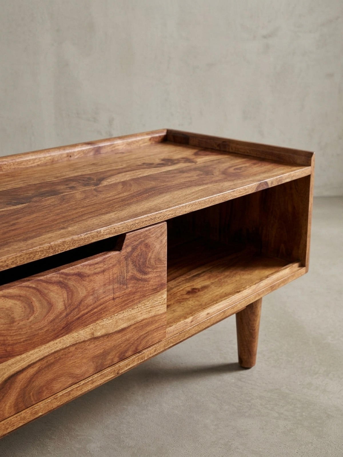 LOWBOARD Massivholz Modern Stil für Fernseher bis 50 Zoll mit Schiebetür und 2 Fächern - Braun, Holz (95/44/34cm) - KADIMA DESIGN