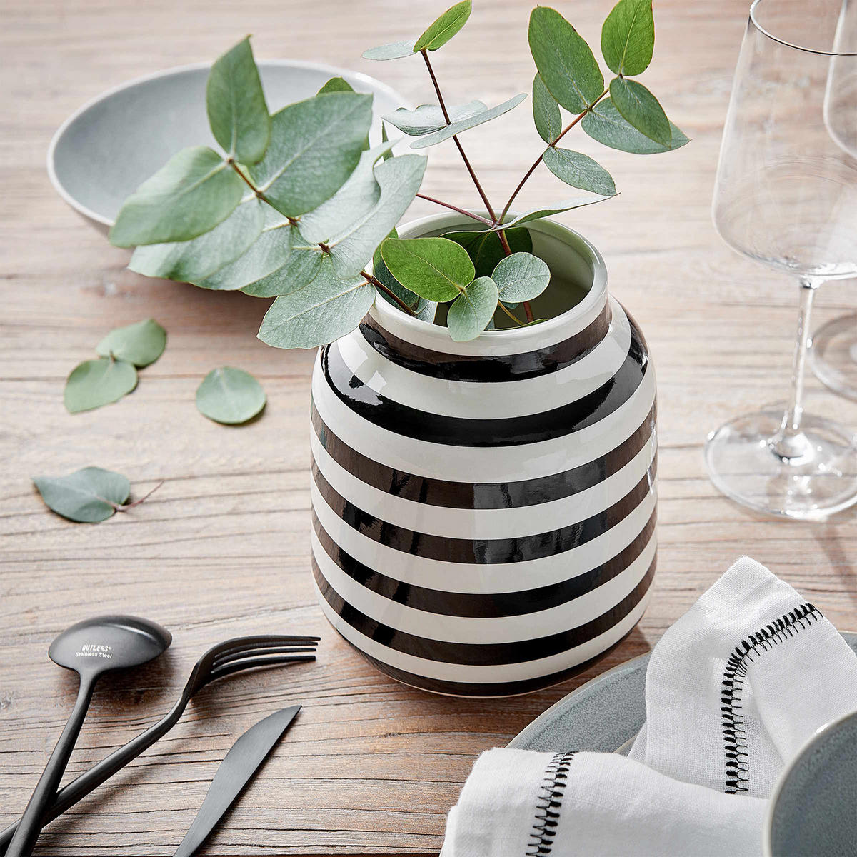 VASE Malika - Schwarz/Weiß, Stein (17cm) - Butlers