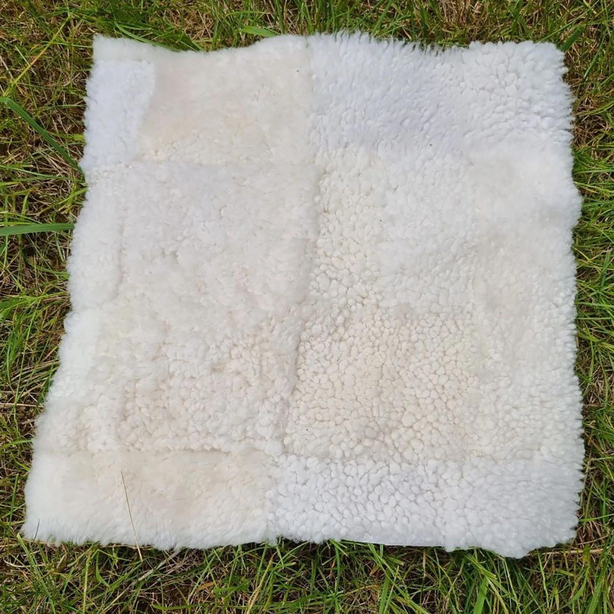 SITZAUFLAGE Lammfell Patchwork natur vernäht weich 37x37 cm Weiß Eckig - Weiß, Fell (37/37cm) - Provellus