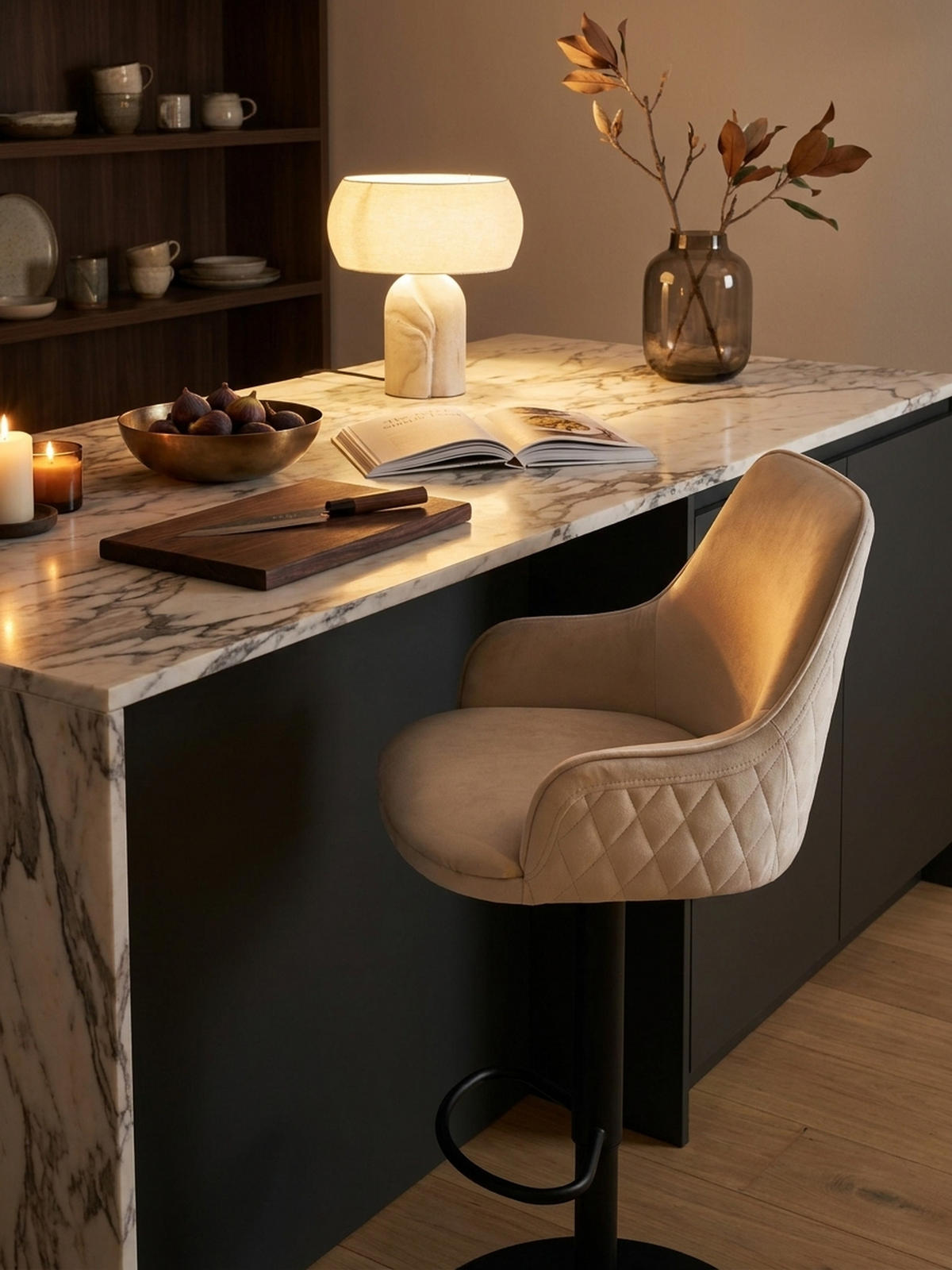 BARHOCKER Samt Lehne Höhenverstellbar Trompetenfuß Armlehne Gepolstert, Beige 45x45x106 cm - Beige/Schwarz, Textil/Metall (45/106/45cm) - KADIMA DESIGN