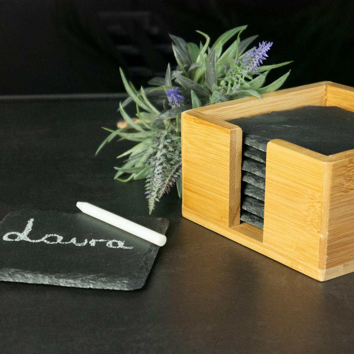 UNTERSETZER-SET mit Bambushalterung und Kreidestiften (11-tlg.) - Schwarz, Stein (10/10cm) - Intirilife