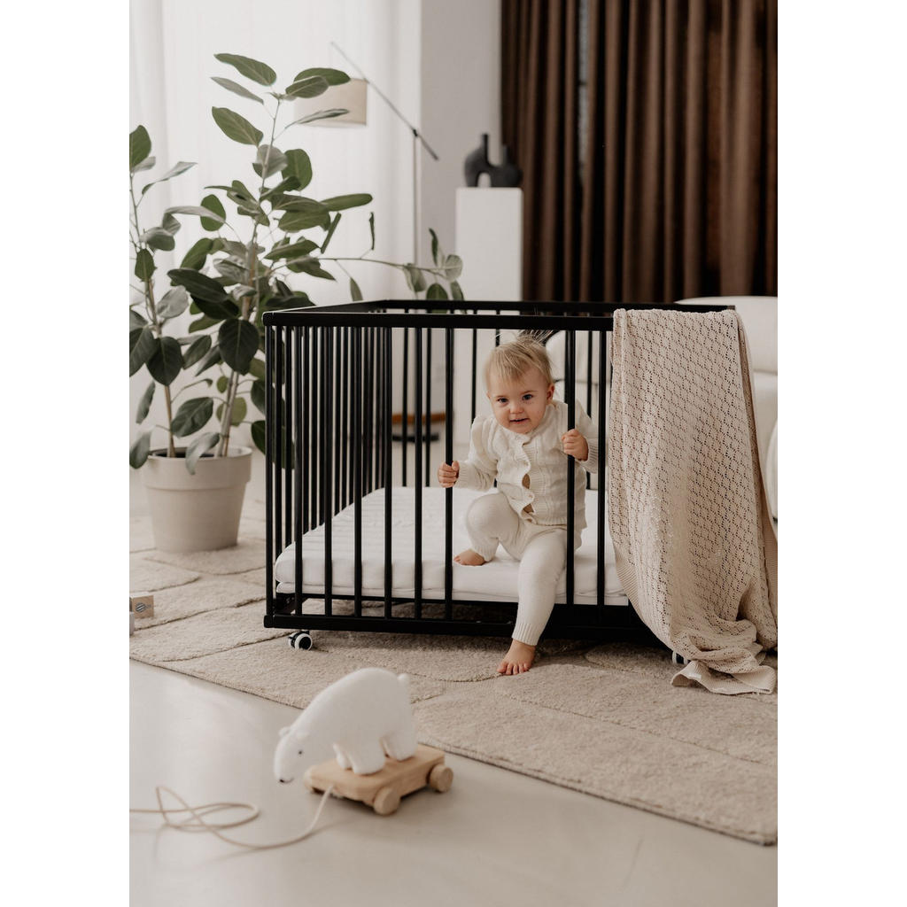 Thumbnail - Sämann – make a difference. Laufgitter, Schwarz, Holz, Echtholz,Buche, 100x74x100 cm, Babymöbel, Laufstall Baby