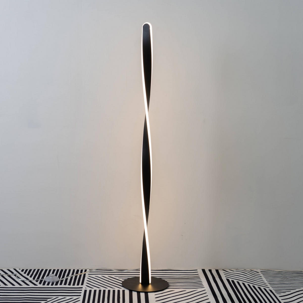 STEHLEUCHTE Kazan, Schwarz, 120cm - Schwarz, Metall (120/22/120cm) - KOSILUM