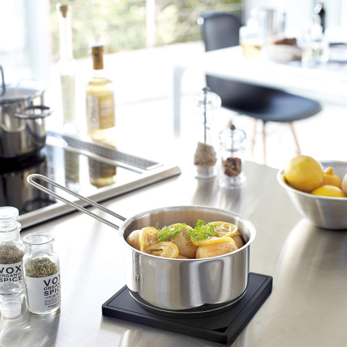 TOPFUNTERSETZER Tower Schwarz - 15 x 15 cm - Schwarz, Kunststoff (15/15cm) - Yamazaki