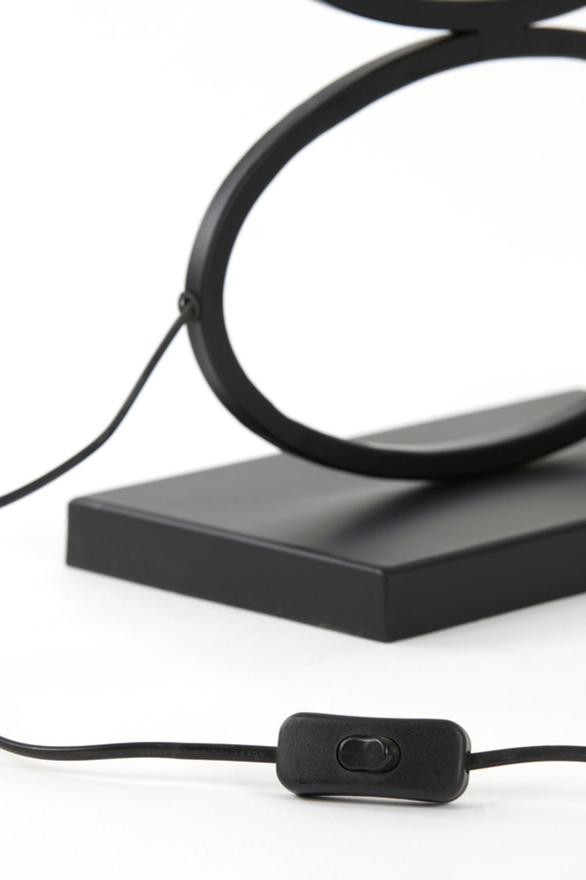 LAMPENFUSS Stelius Schwarz Ø33/59 cm - Schwarz, Metall (33/17/59cm) - Light & Living