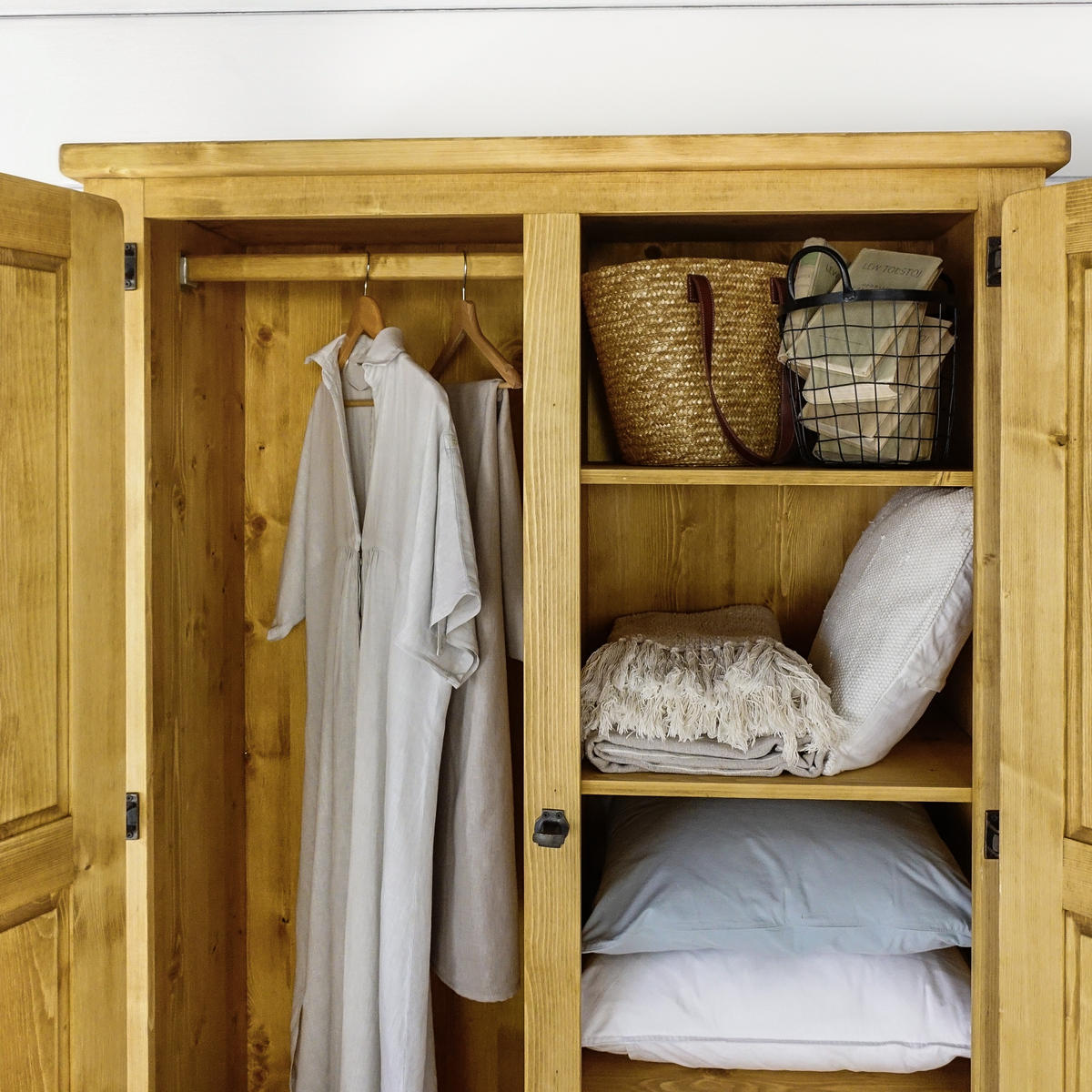 KLEIDERSCHRANK aus Massivholz VINTAGE - Honig, Holz (125/200/56cm) - Seart