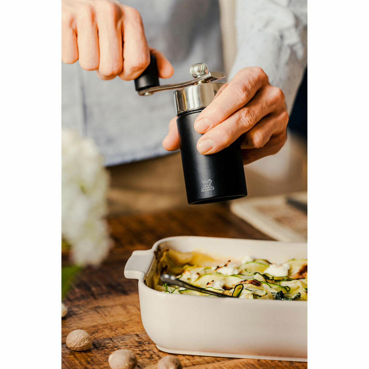 MUSKATMÜHLE Isen 15cm Buchenholz Schwarz Stahlmahlwerk - Schwarz, Holz (5.4/15/5.4cm) - PEUGEOT