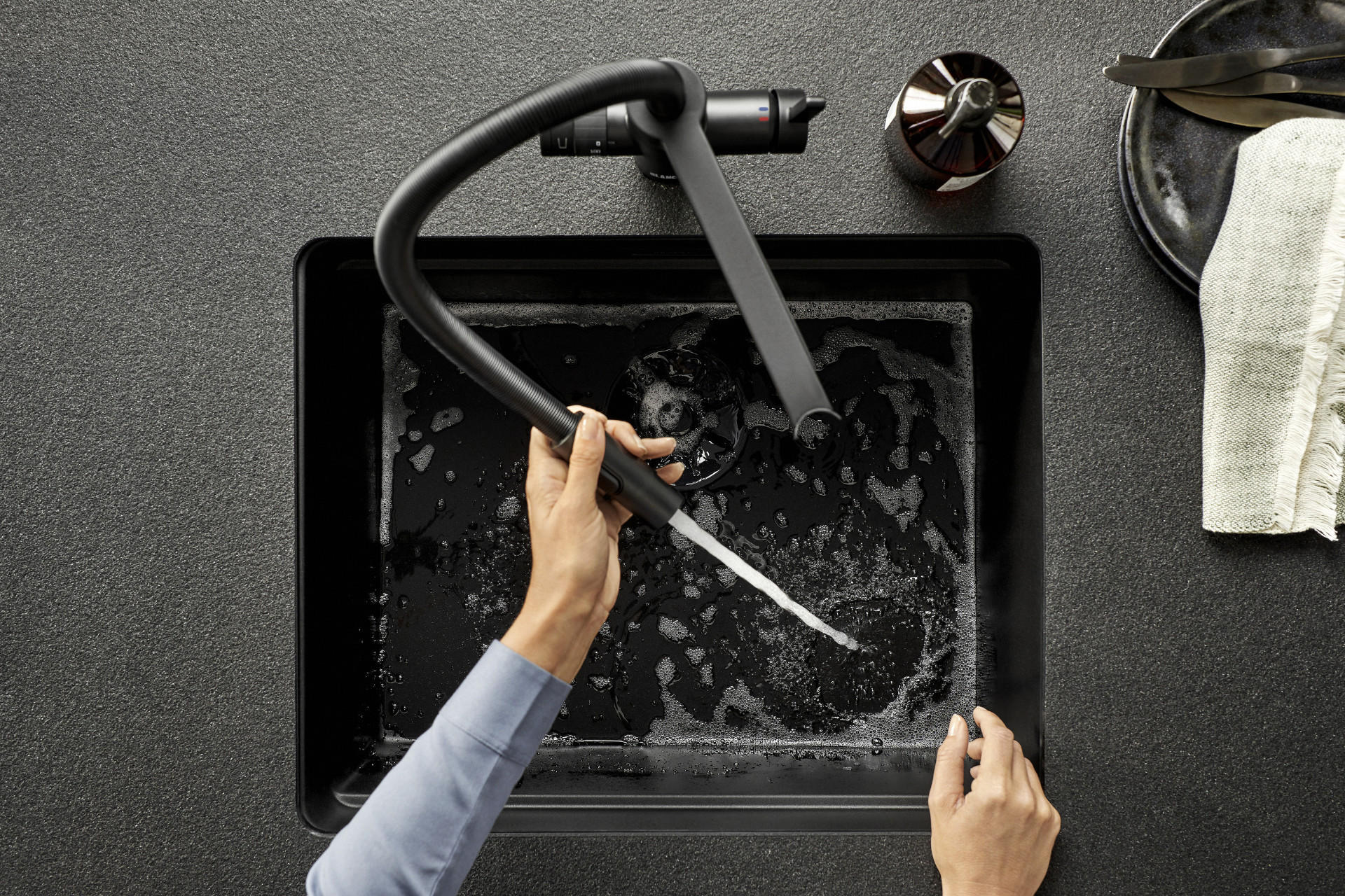 Mehr Komfort in der Küche durch flexible Armaturen von Blanco