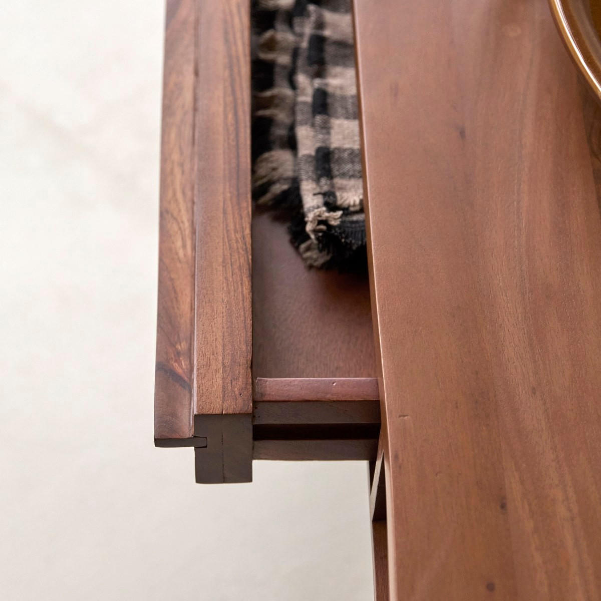COUCHTISCH Niels Dunkelbraun aus Akazie - Dunkelbraun, Holz (60/115/40cm) - Tikamoon