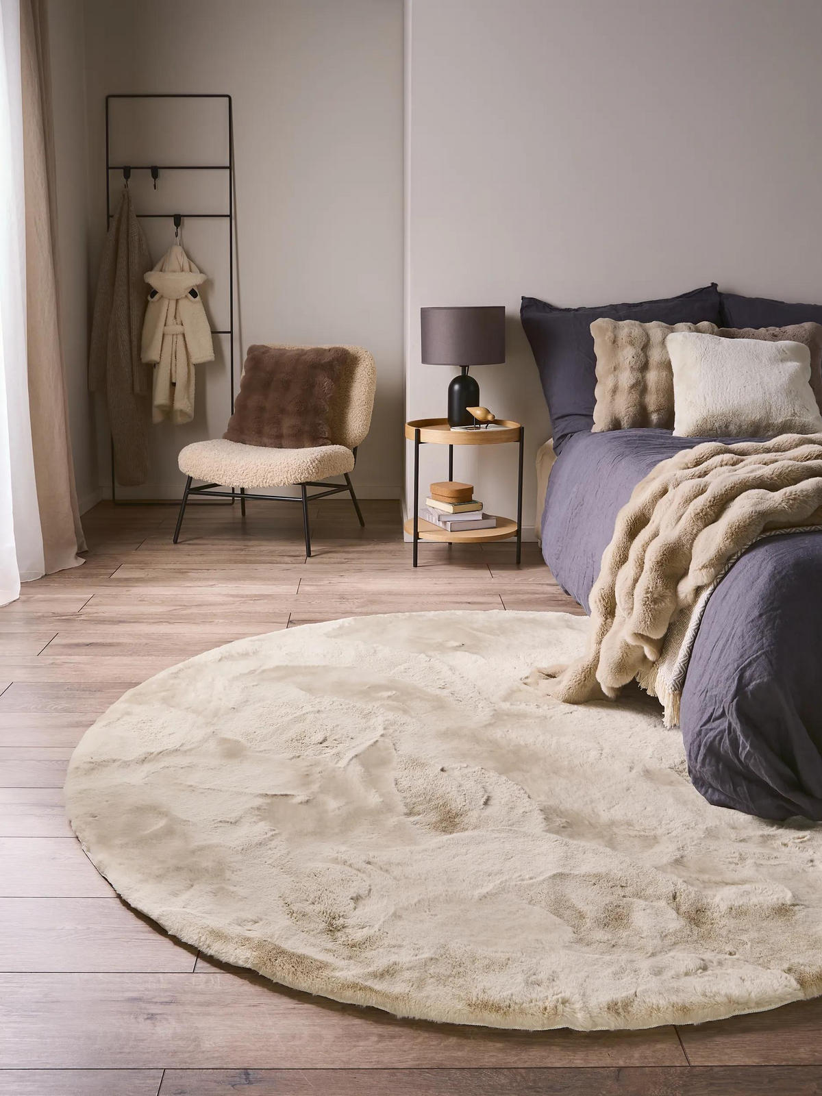 UMĚLÉ kožíškové koberce Dave Krémová ø 180 cm kulatý - krémová, textil/umělá hmota (180/180cm) - benuta Nest