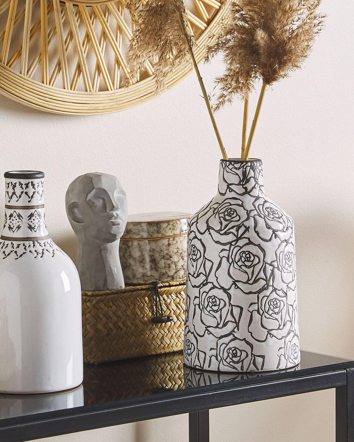 BLUMENVASE Steinzeug weiß Alinda - Weiß, Stein (26cm) - Beliani