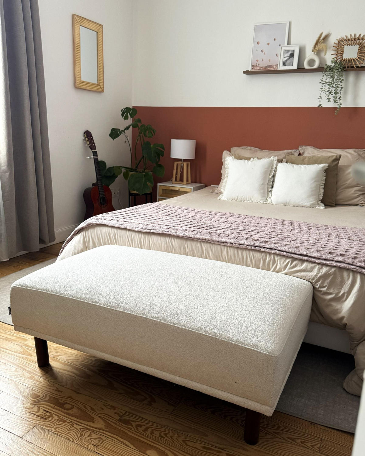 OTOMAN Bílý Holt - bílá/hnědá, textil (112/44/67cm) - Beliani