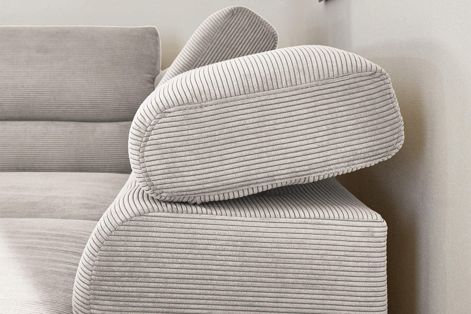 ECKSOFA MIT MOTORISCHEM SITZVORZUG DELIA Silber Cord - Silberfarben/Schwarz, Textil/Metall (276/219cm) - KAWOLA