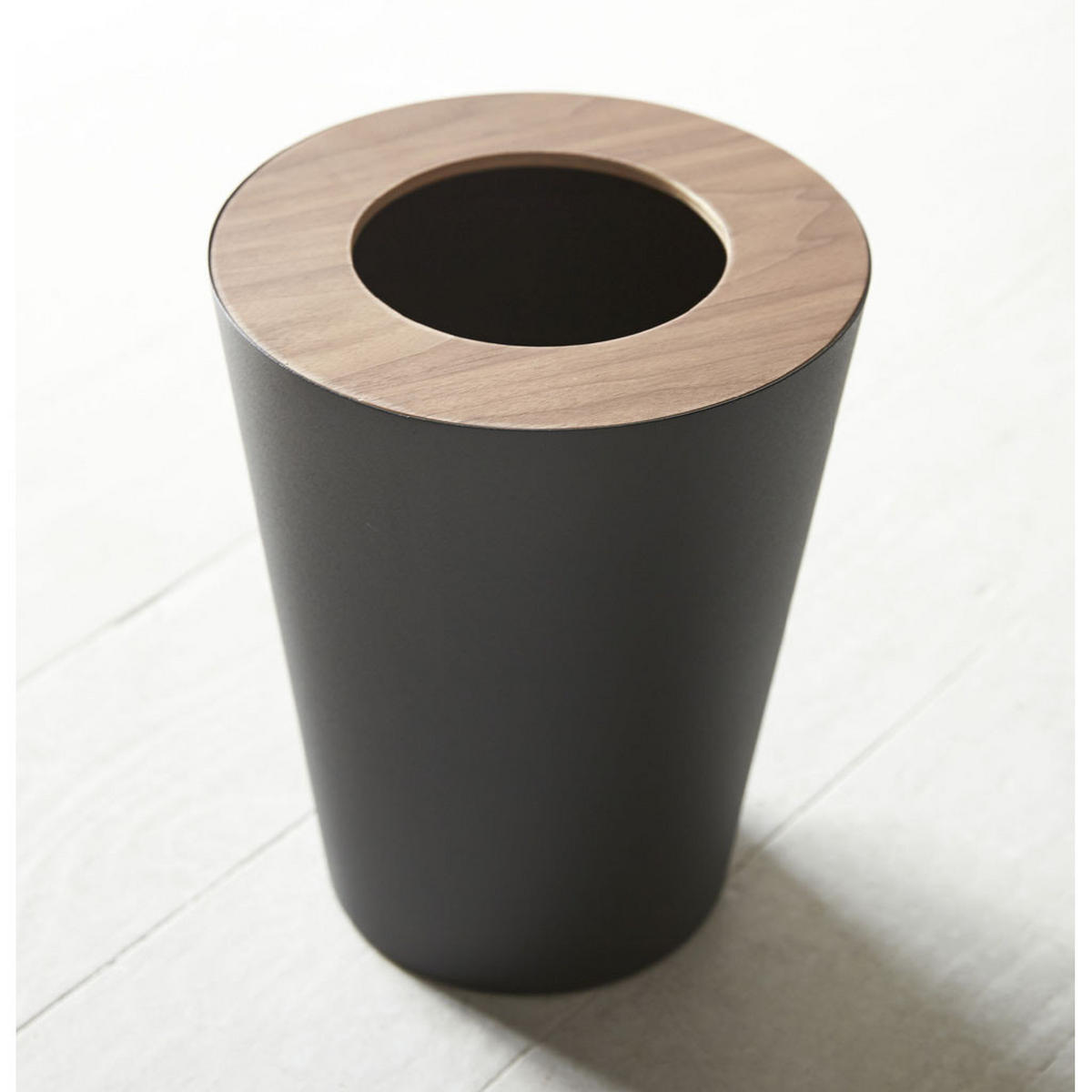 PAPIERKORB aus Metall 23/28/23 cm rund mit Holzabdeckung - Schwarz, Metall (23/28/23cm) - Yamazaki