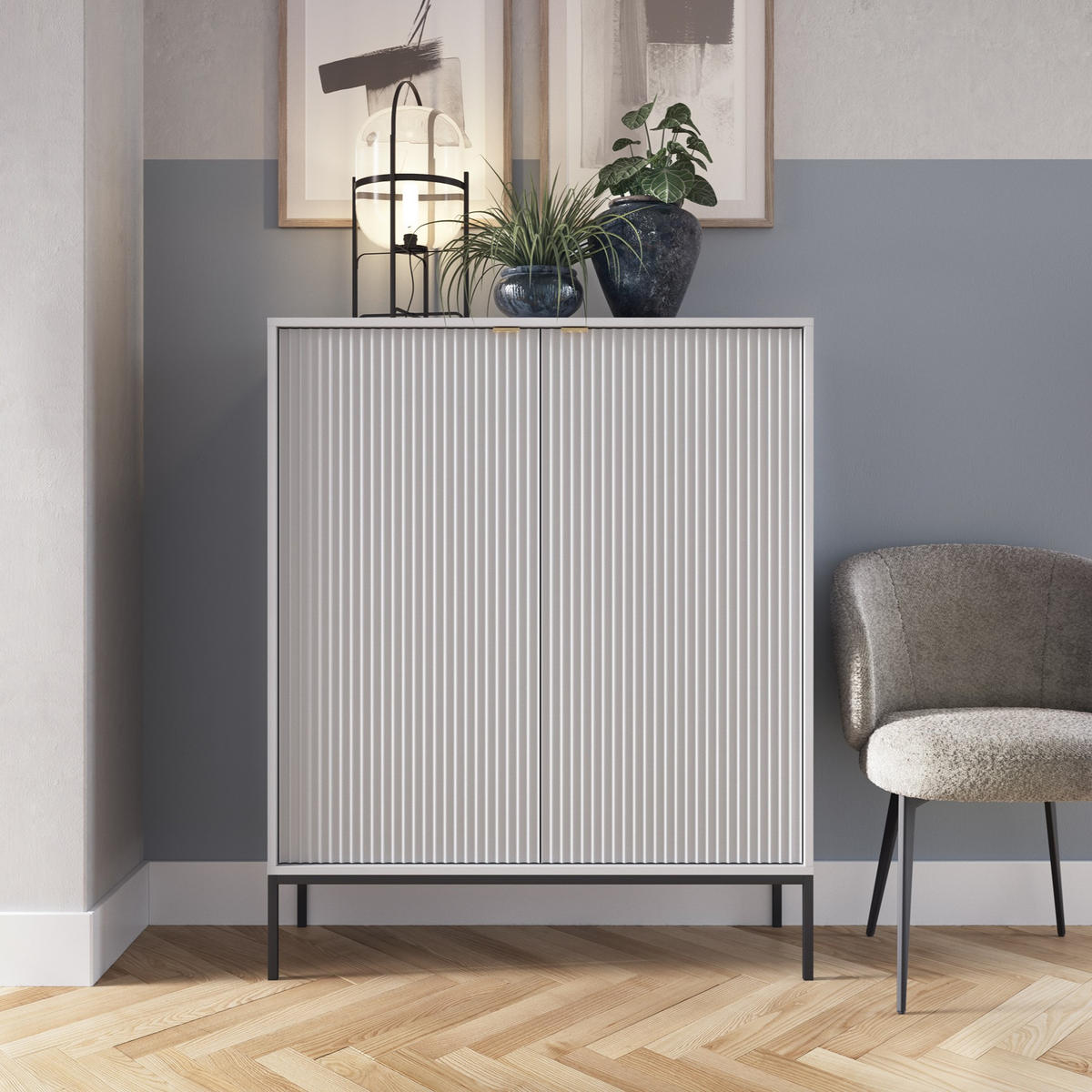 GRAUE Moderne Geriffelte Hochkommode KIOTO KW2D (Schwarzes Gestell, Soft-Close Türen) - Goldfarben/Schwarz, Holz/Holzwerkstoff (104/125/39cm) - Ravio