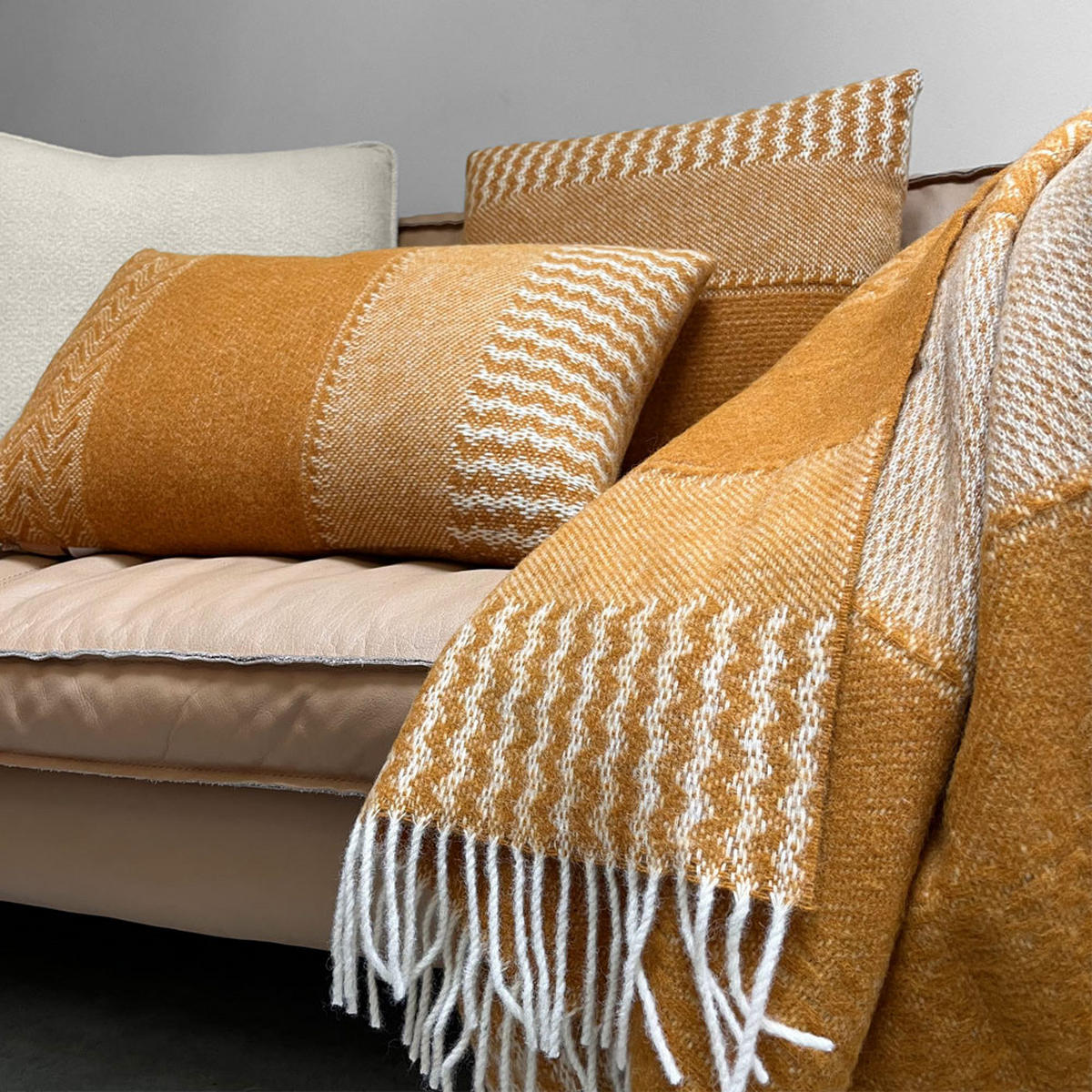 WOLLKISSEN Uptown ockerfarben quadratisch 45x45 - Gelb, Textil (45/45/12cm) - Malagoon