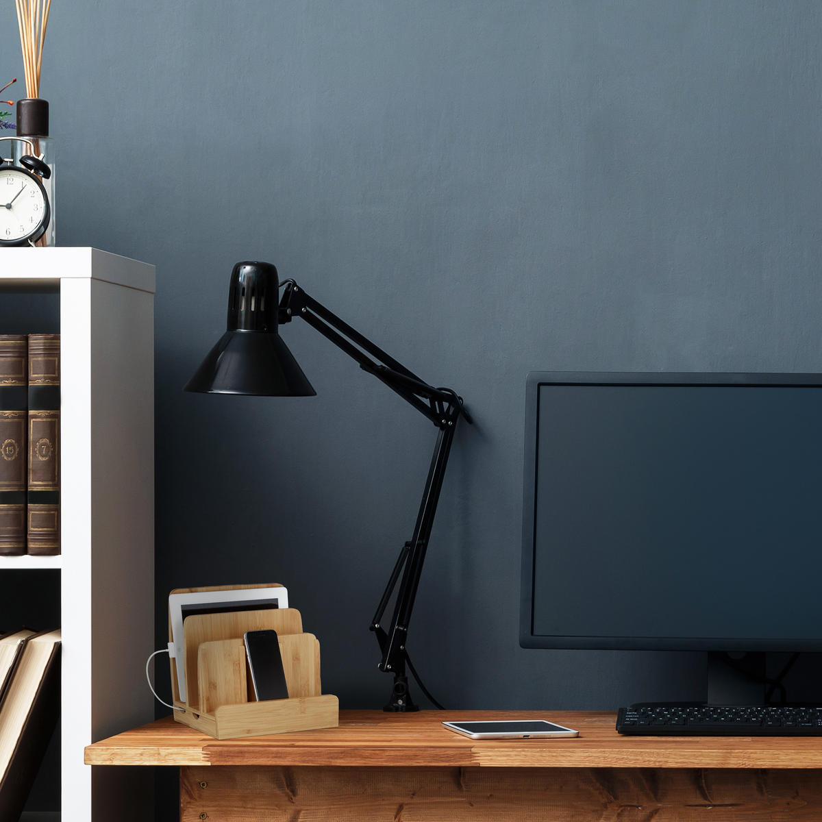 NABÍJACIA stanica - svetlohnedá, drevo (13.5/25.5/23cm) - Relaxdays