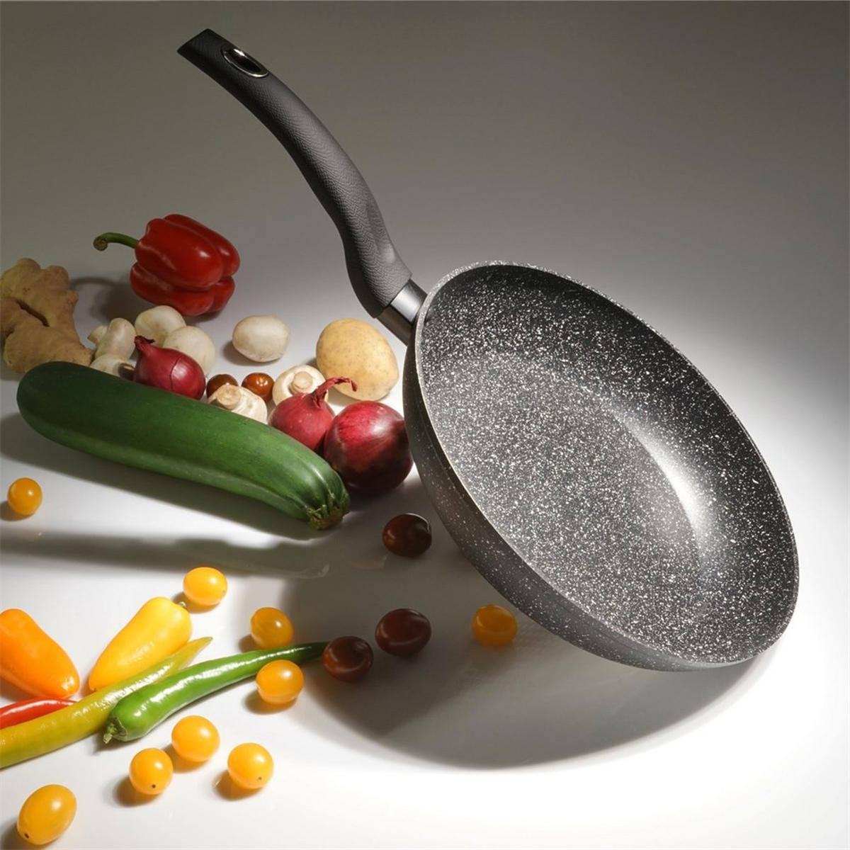 PFANNE Schwarz 40/26/5.5 cm TS1259 - Schwarz, Metall (26cm) - Tiross 