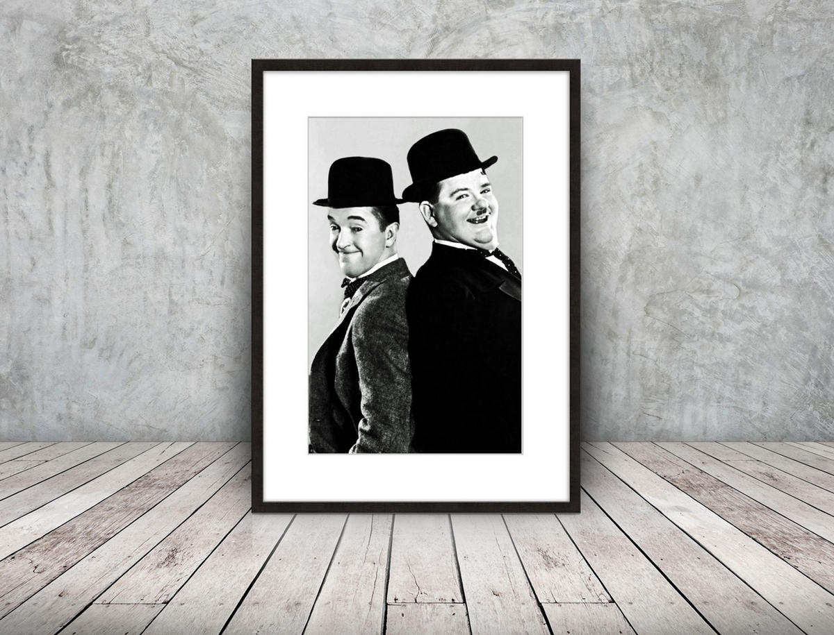 BILD mit Rahmen 51x71 cm Laurel & Hardy Schwarz-Weiß - Weiß, Holz (51/71cm) - artissimo