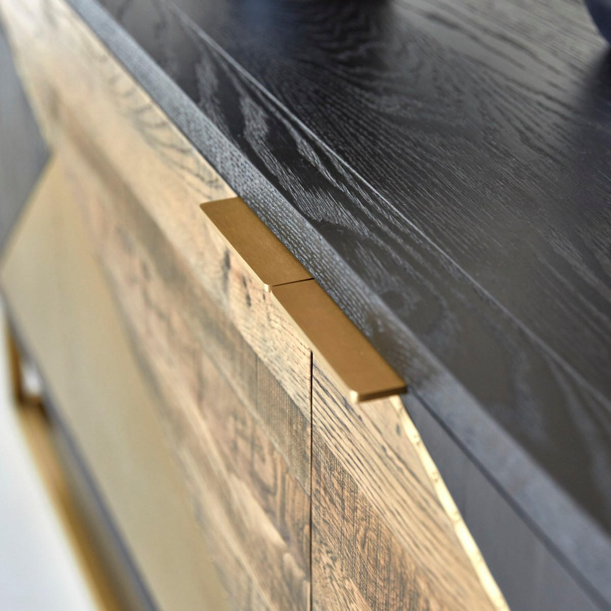 TV-SCHRANK Oscar Schwarz aus Eiche - Schwarz, Holz (240/77/48cm) - Tikamoon