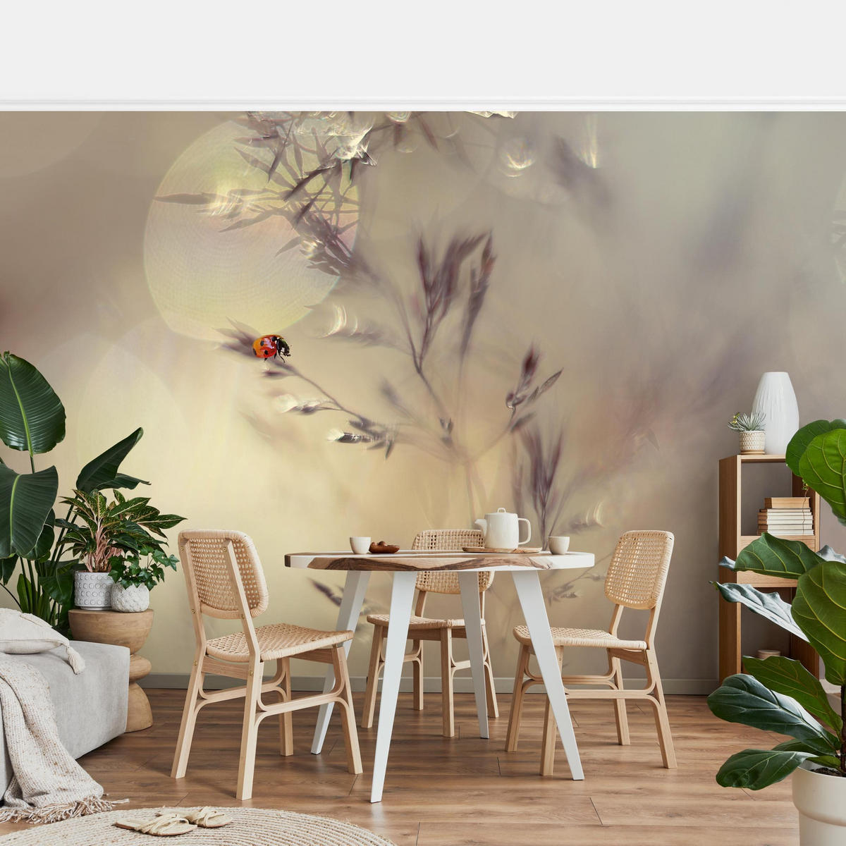 FOTOTAPETE Marienkäfer auf Wiesengras 384/255 cm - Eichefarben, Papier (384/255cm) - Bilderwelten