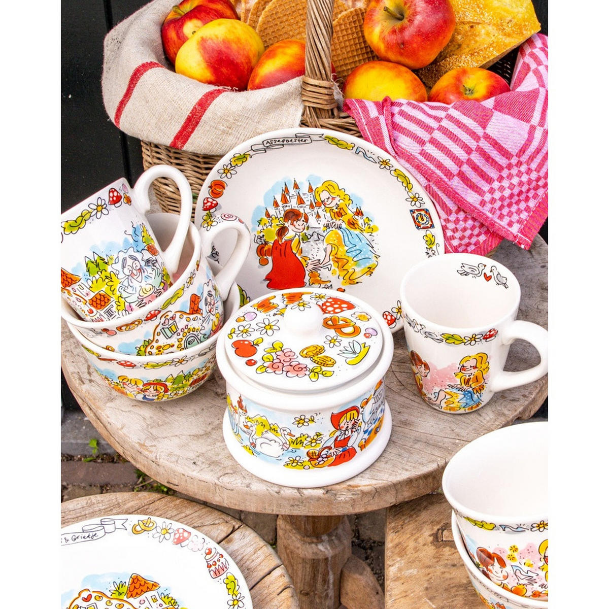 VORRATSDOSE Aschenputtel in Bunt - 500 ml - Multicolor, Keramik (14/13/14.3cm) - Blond Amsterdam