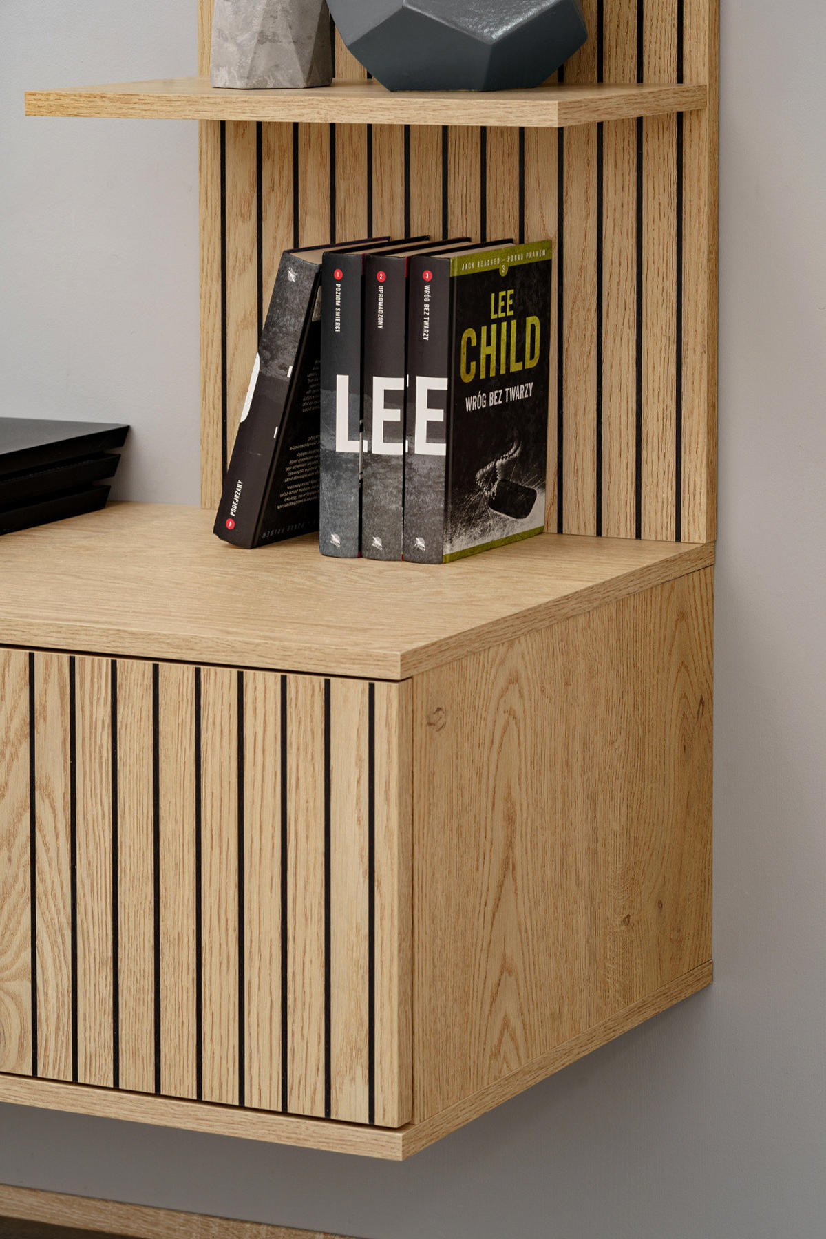 TV-LOWBOARD Cremona Eiche Leistenoptik 180 cm hängend, TV Unterschrank Set mit Paneel und Regal - Eichefarben, Holzwerkstoff (180/130/40cm) - Inn.Furn