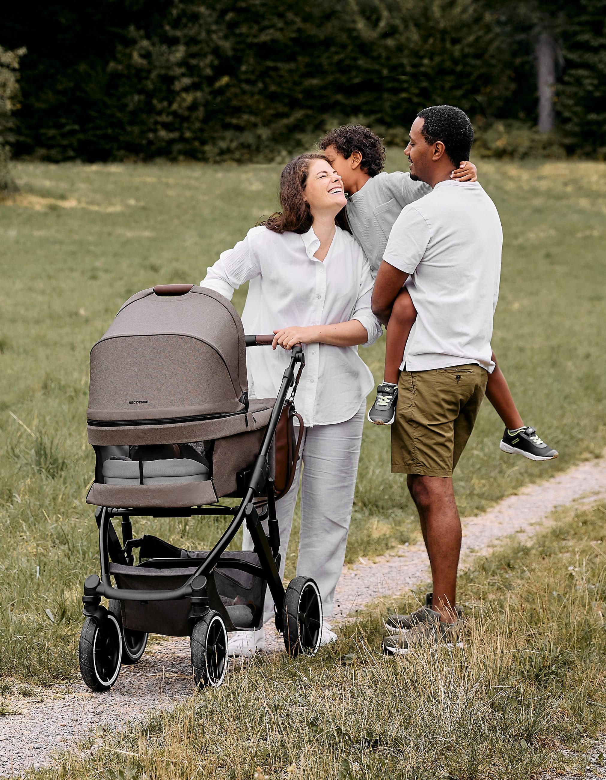 ABC DESIGN Moodbild von Familie mit Kinderwagen